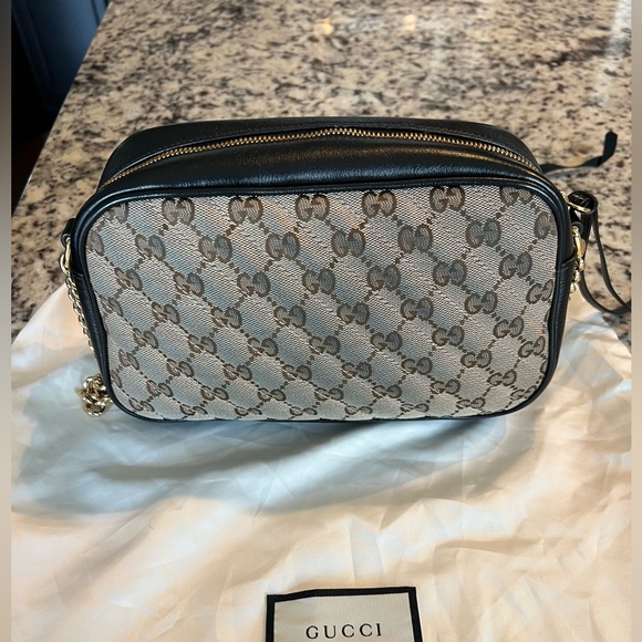 Gucci GG Marmont - Brown Canvas with Black Leather- Crossbody- Like New - Picture 5 of 15